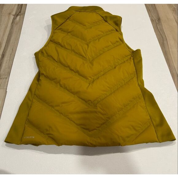 Athleta Puffer Vest Small – Mustard Yellow Quilted Sleeveless Jacket Warm Zip Ve - Picture 2 of 13